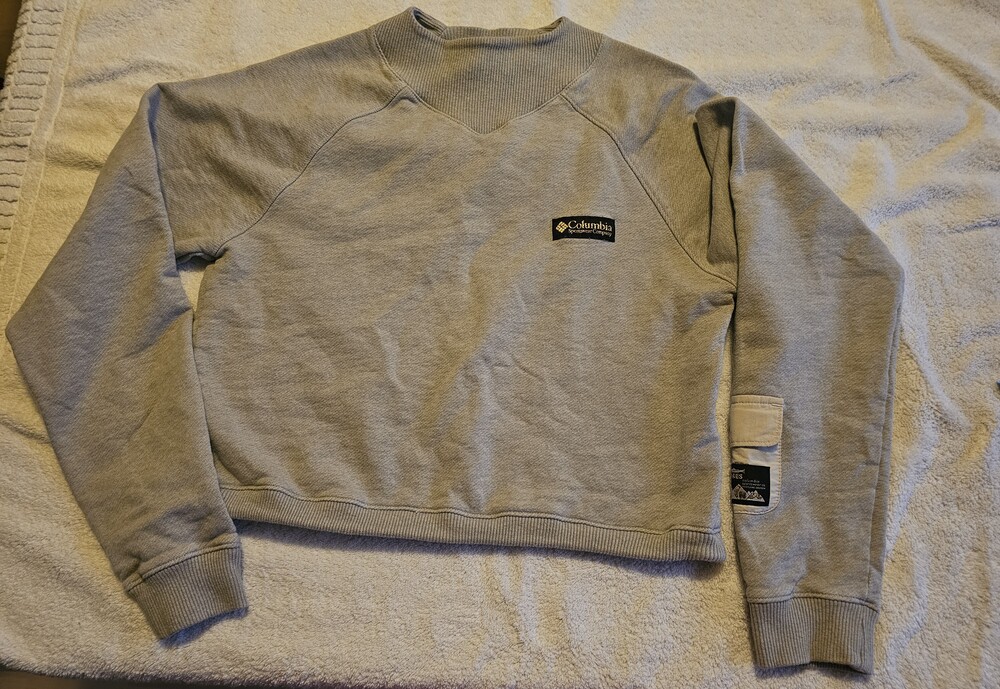 Columbia Heritage High Cascades Cropped Sweatshirt Gray Utility Pocket Women's X